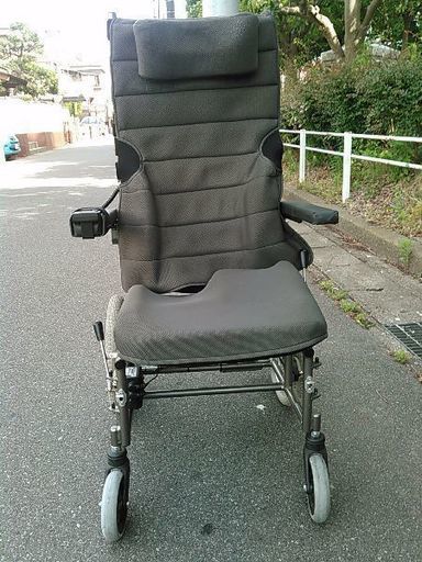 電動リクライニング車椅子