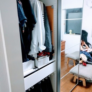 大特価　IKEA のワードロープ　鏡付き　４月１３日くらいまで