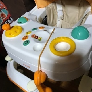 コンビ 歩行器