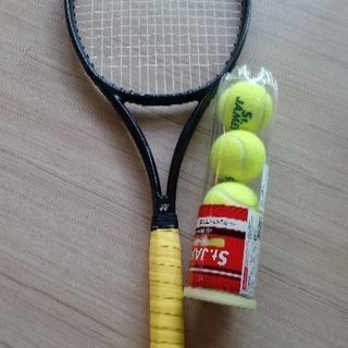 テニスラケット テニスボール