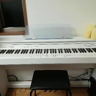 電子ピアノ　白　CASIO　ヤマハ