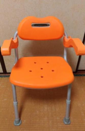 介護用品　入浴補助　シャワーチェア　ベンチ　オレンジ　背付　折りたたみ式