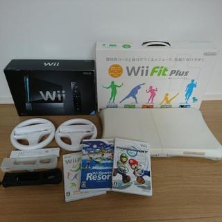 Wii＋WiiFitplus＋ハンドル2つ＋リモコンセット