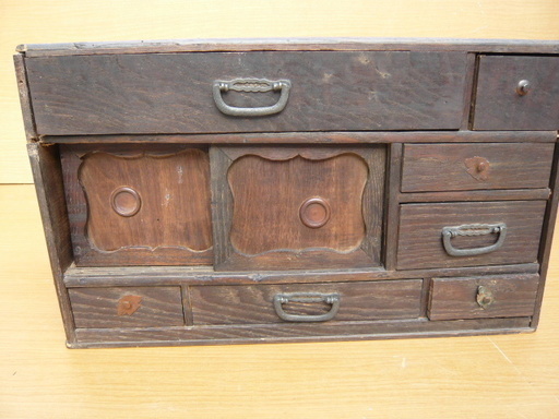 時代物の小型戸棚（引き出し）