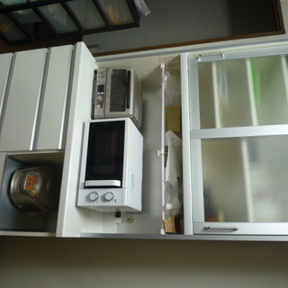 食器棚 ホワイト(兵庫県尼崎市まで引取り可能な方のみお願い致します)