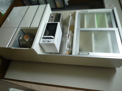 食器棚 ホワイト(兵庫県尼崎市まで引取り可能な方のみお願い致します)