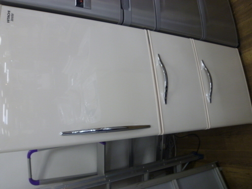 Ｒ 中古 HITACHI ３ドア冷蔵庫 265L・右開き R-S27CMV 2012年製