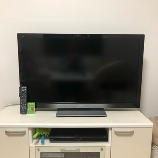 壁掛け用 70v型液晶テレビ 大型 動作品 (EA05)