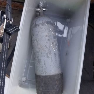 ダイビング用ボンベ