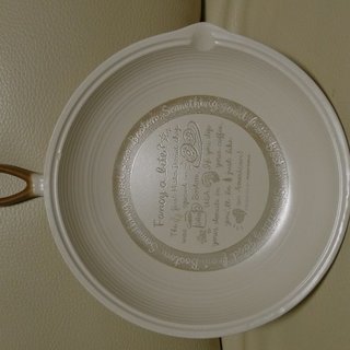 取っ手付き陶器の皿