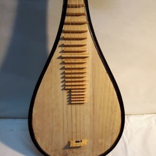 中国琵琶、柳琴、弦楽器