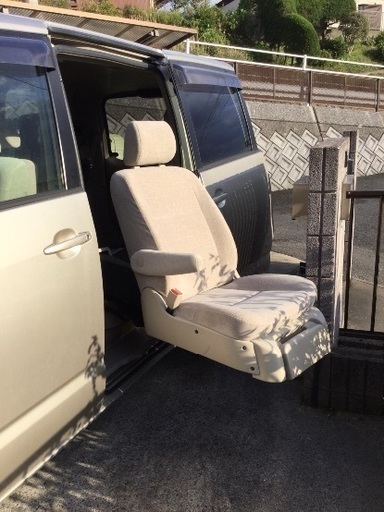 車 トヨタ ノア 福祉車両 4月13日までの出品