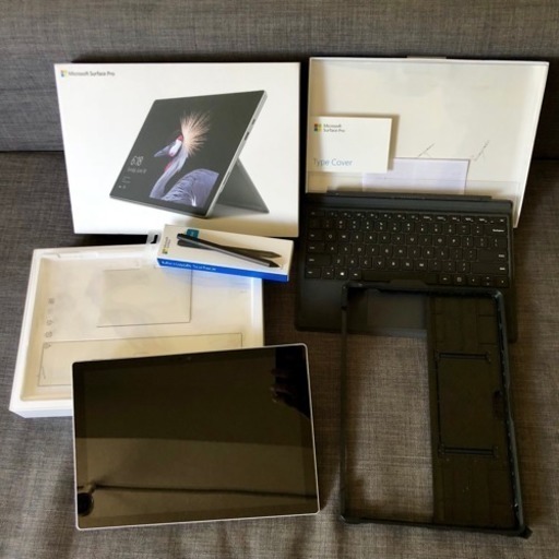 完全新品！美品！surface pro 2017モデル、256GB HDD、core i5、8GB  RAM、新品アクセサリー付き！