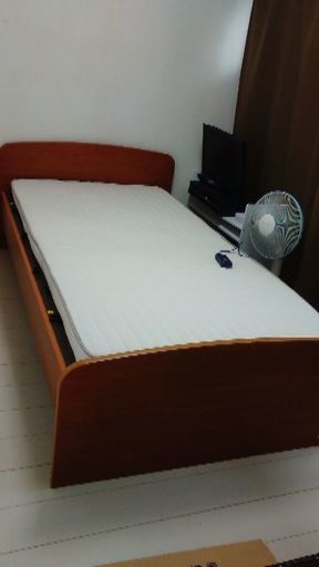 電動リクライニングベッド　介護ベッド