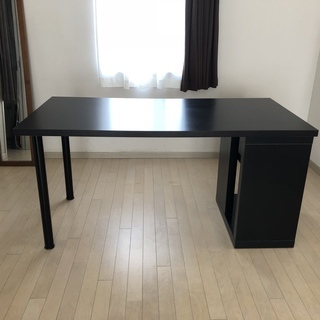 IKEA VIKA AMON テーブル／デスク／机 ブラック
