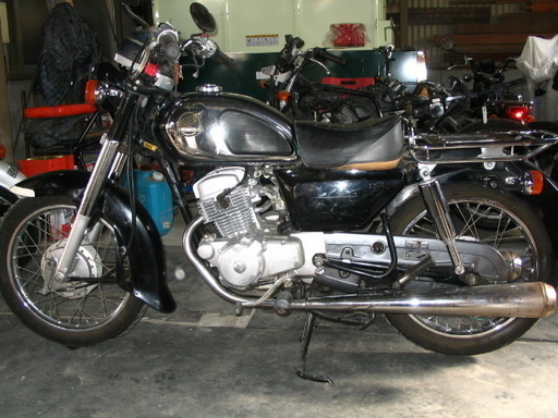 メンテナンス作業中　HONDA CD125T-150++++