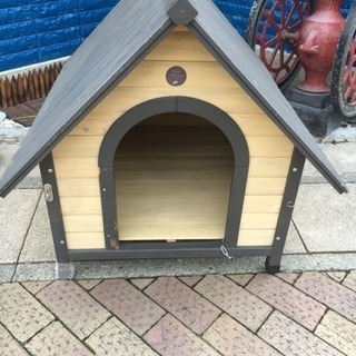 大型犬用の犬小屋（木製）