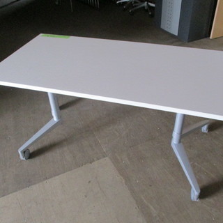 ホールディングテーブル　W1400×D700×H720　オカムラ