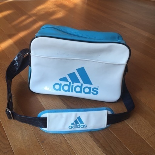 アディダス エナメルバッグ Hirota 東旭川のバッグ ショルダーバッグ の中古あげます 譲ります ジモティーで不用品の処分