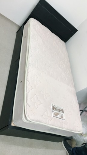 黒　引出付き　シングルベッド