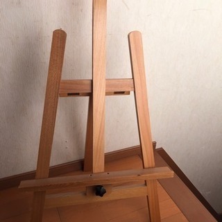 イーゼル　出品修理しましま。