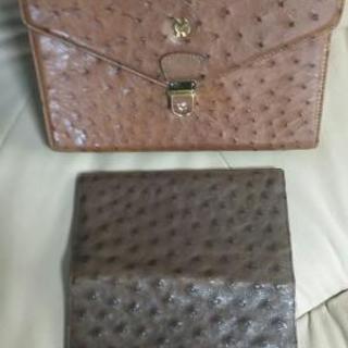 本物ミラショーンのオーストリッチのバックと本物新品のオーストリッチ財布です。