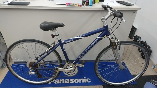 【中古モデル】　GIANT　サス付クロスバイク　CS3200