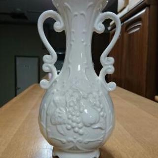 白い花瓶