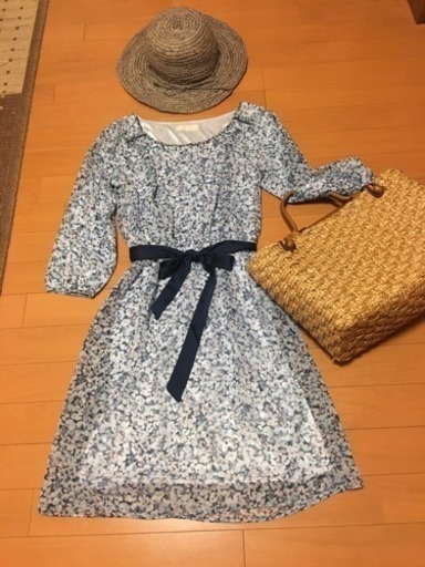 美品 Any Sis アニィスィス 花柄ワンピース ブルー ハニー 浜松のワンピースの中古 古着あげます 譲ります ジモティーで不用品の処分