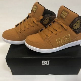 新品同様！DC SHOES (ディーシーシューズ) WOMEN’...