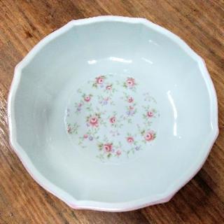 ピンクの小花の鉢