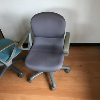 椅子や机など
