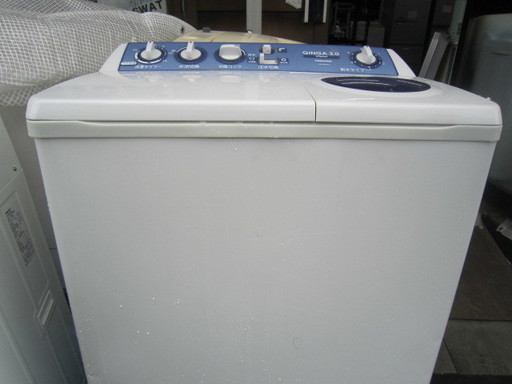 TOSHIBA二槽式洗濯機　３.５キロ 2005年製