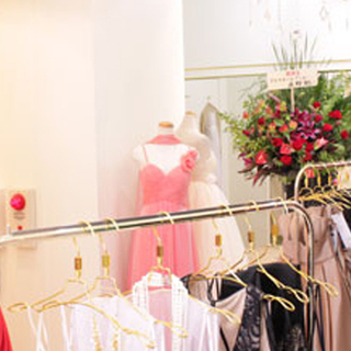 新宿のドレスショップの運営 商品開発スタッフ募集 Casty 新宿のアパレルの無料求人広告 アルバイト バイト募集情報 ジモティー