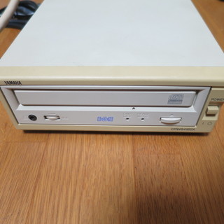 SCSI 外付け CD-Rドライブ （YAMAHA CRW641...