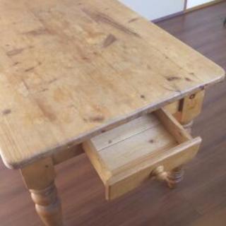 アンテークテーブル