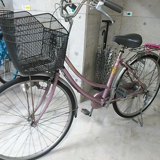 普通の実用自転車　ピンク　故障個所なし　内装３段変速付き