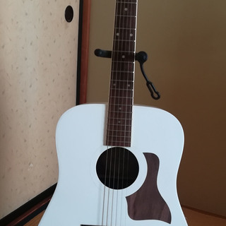 モーリスベース白いギター ソフトケース付 ジャンク