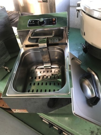 業務用 卓上フライヤー 5L 電気式100V