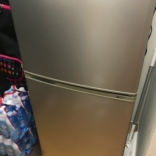 冷蔵庫お安く譲ります！！