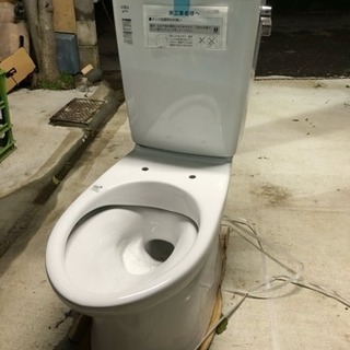 LIXIL新品トイレ温水便座付き値下げしました。