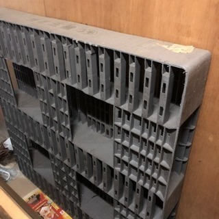 パレット4枚  プラスチック製