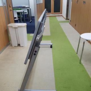 ミーティングテーブル3台、椅子6脚セット