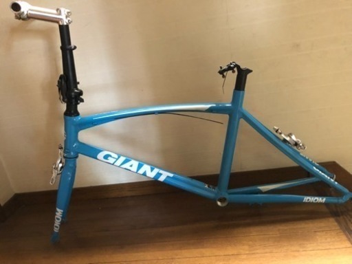 その他 GIANT idiom1