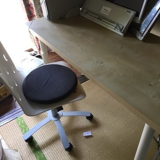 IKEAの机【椅子はお譲り先決まりました】