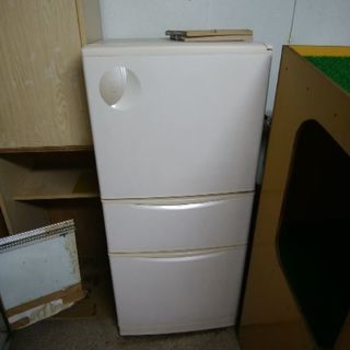 旧式冷蔵庫