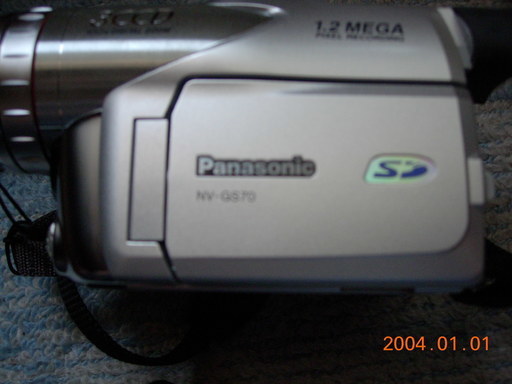激安特価 ビデオカメラPanasonic NV-GS70　　テープ大量にお付けします ビデオカメラ、ムービーカメラ