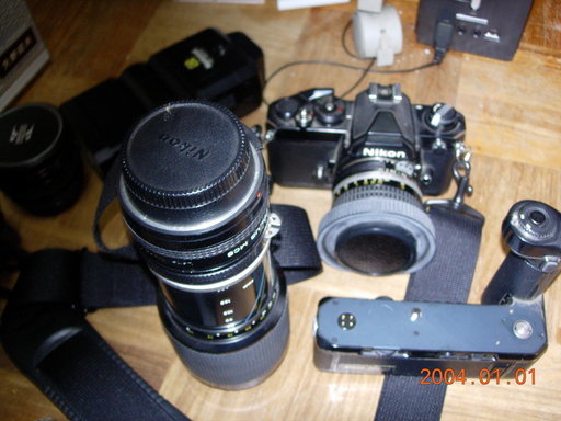 カメラ　Nikon FM　付属品多数あり　売ります