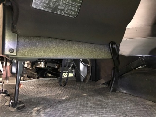 ミラウォークスルーバン右跳ね上げセカンドシート