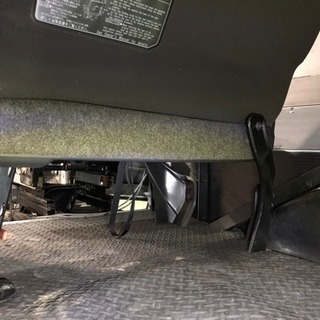 ミラウォークスルーバン右跳ね上げセカンドシート